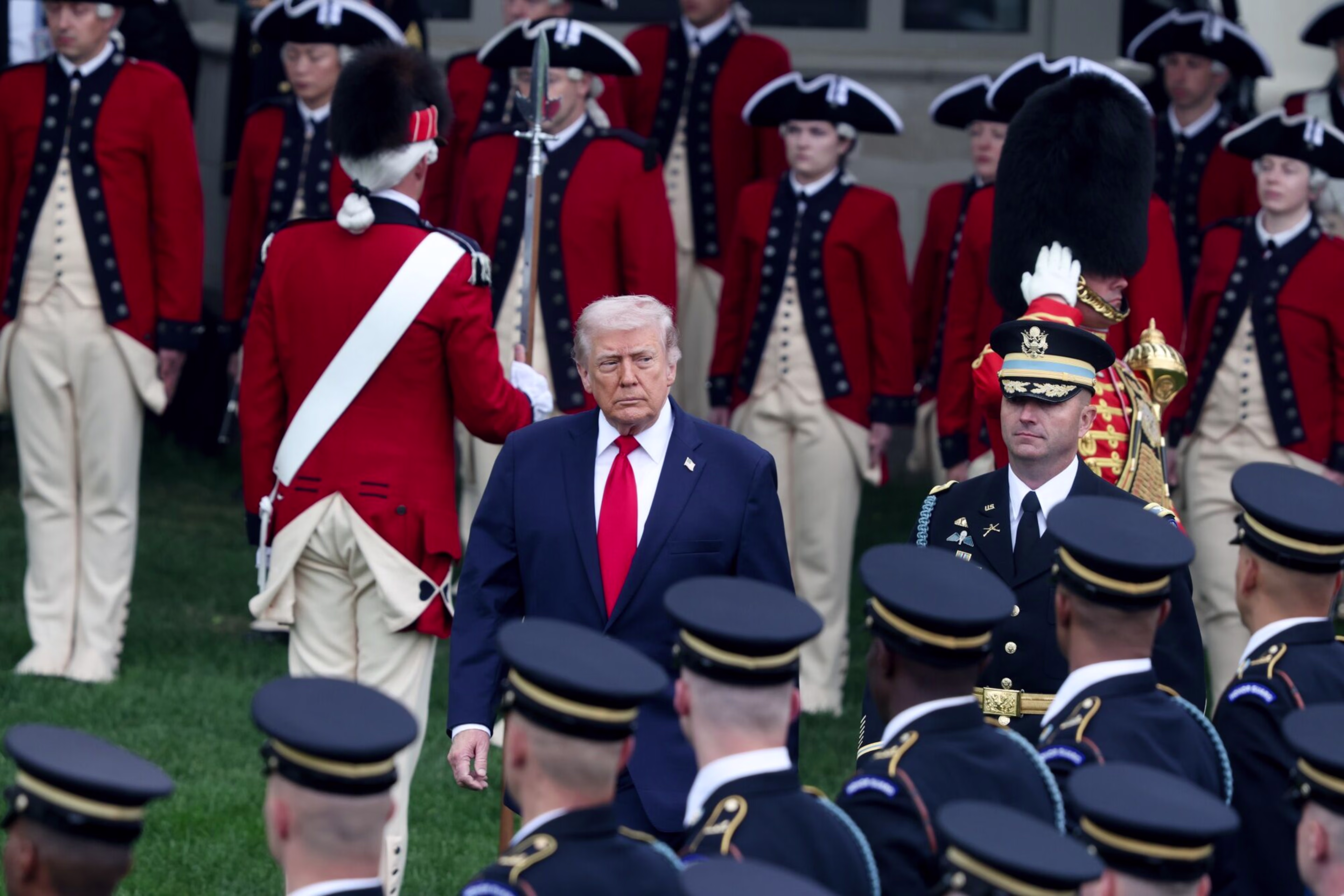 Фото до матеріалу: Трамп наказав готуватися до тривалої блокади Ірану: що це означає для регіону