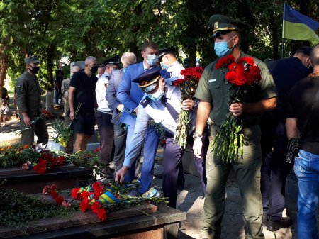 Фото до матеріалу: Світла пам'ять Героям: на Тячівщині вшанували матір загиблого воїна