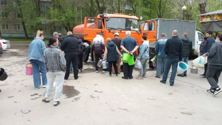 Фото до матеріалу: Аварія на водопроводі в Енгельсі: 200 тисяч людей без води