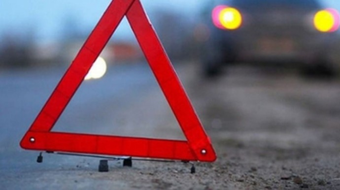 Фото до матеріалу: ДТП біля Львова: вантажівка зіткнулася з легковиком, травмована дитина