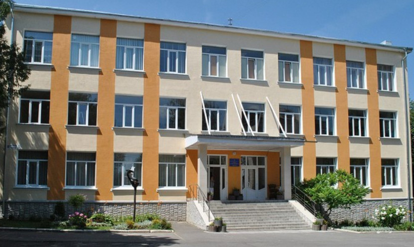 Фото до матеріалу: В школах України заборонено пропуск осіб з тваринами та ознаками сп'яніння: набрала чинність нова інструкція