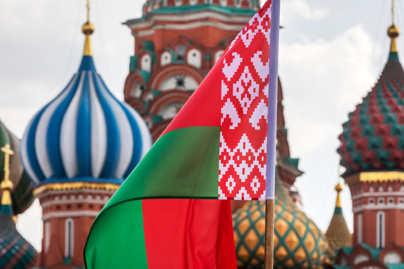 Фото до матеріалу: Білоруські підприємства під санкції за постачання зброї та продуктів на окуповані території