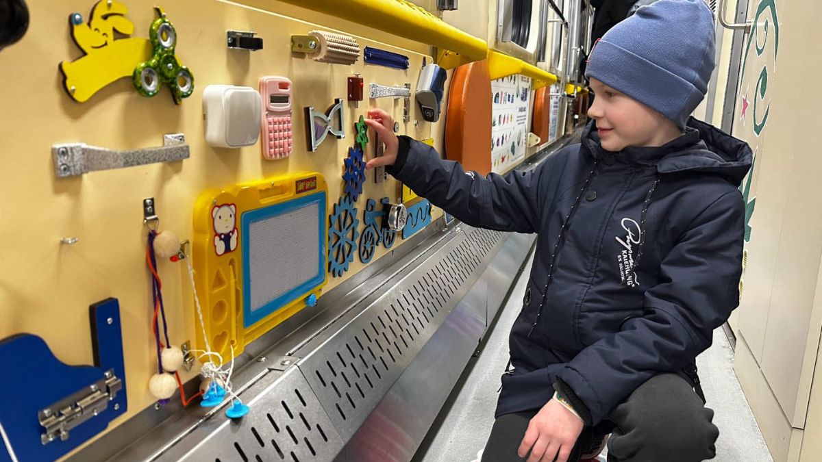 Фото до матеріалу: Дитячий вагон «Укрзалізниця» вперше вирушив з Харкова до Івано-Франківська