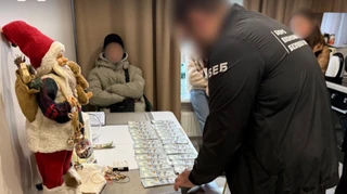 Фото до матеріалу: Червоний борщ замість водянистої каші: як заробити на лікарняному харчуванні?