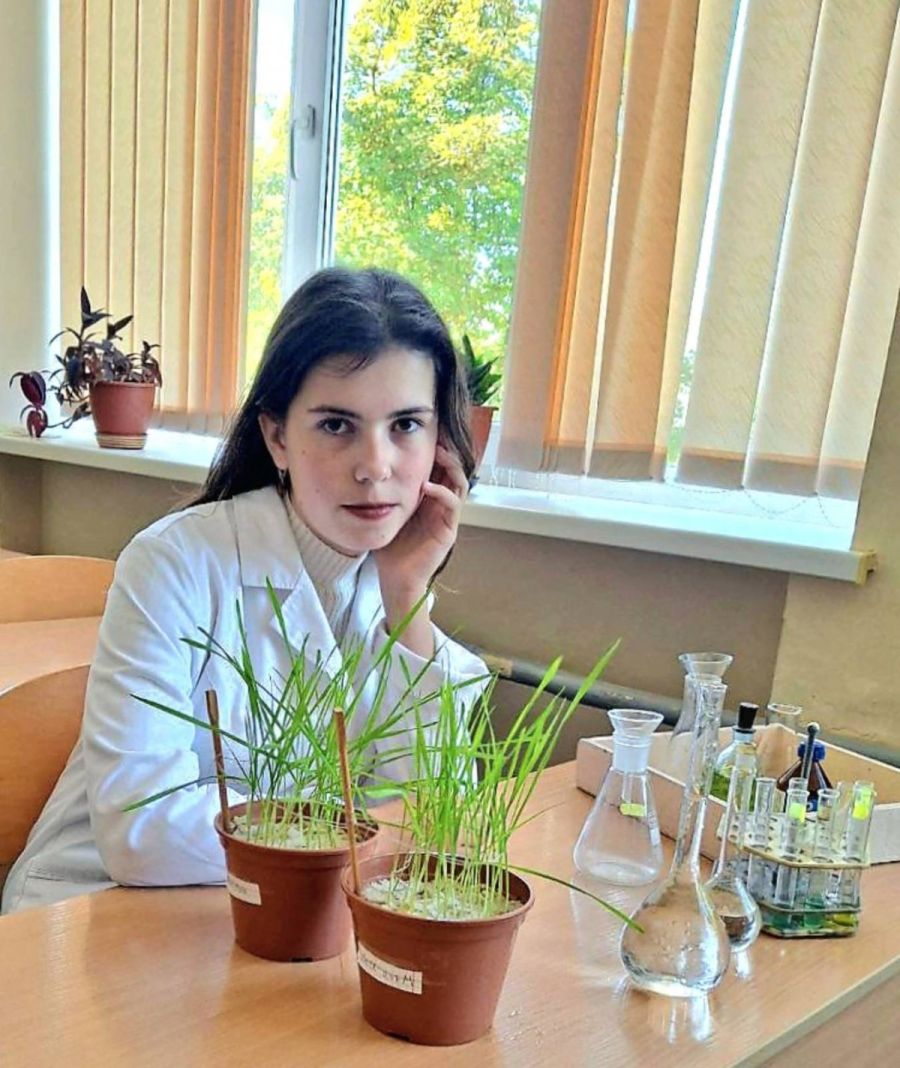 Фото до матеріалу: У Калуші вручили премію імені Дмитра Бахматюка найкращій випускниці