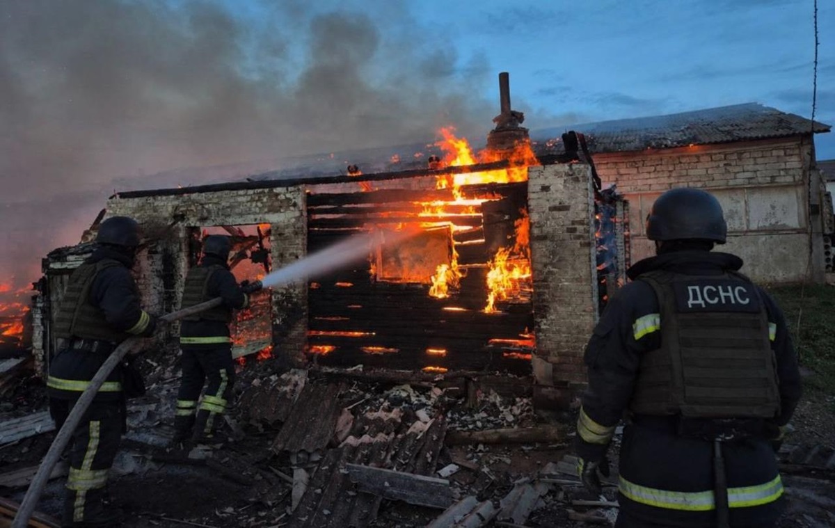 Фото до матеріалу: Трагедія на Чернігівщині: унаслідок атаки на сільгосппідприємство загинули батько і син