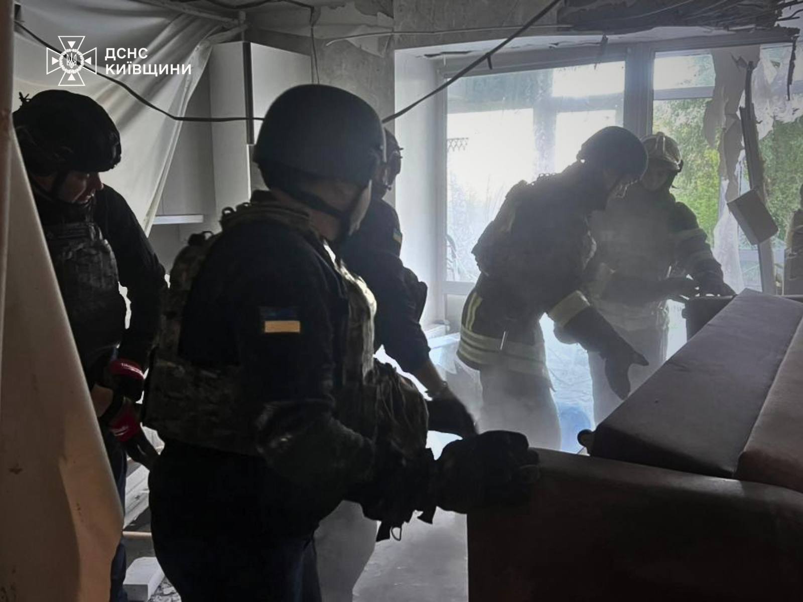 Фото до матеріалу: Уламки ракети з бойовою частиною вилучили в квартирі під Києвом