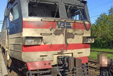 Фото до матеріалу: Як обрати професійні пінцети для нарощування вій: орієнтири для майстрів