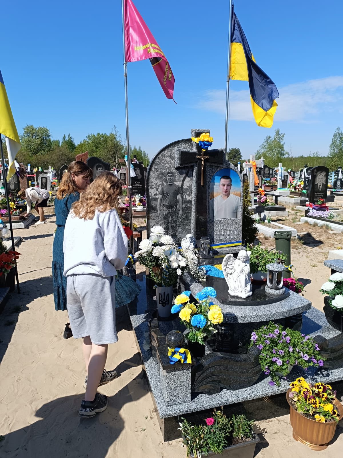 Фото до матеріалу: Треті роковини загибелі Олександра Жипи: вшанування пам'яті захисника з села Мельники