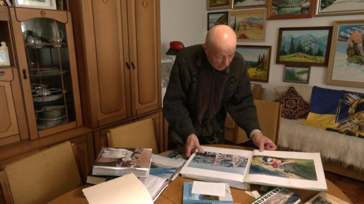 Фото до матеріалу: 78-річний Леонід Горенко підкорив Говерлу: соте сходження в Карпатах