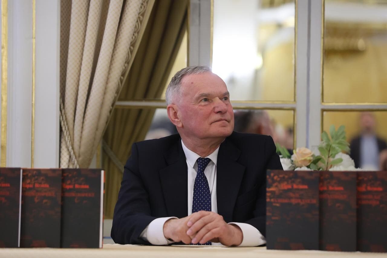 Фото до матеріалу: У Львові презентували нову книгу Тараса Возняка про мистецтво під час війни