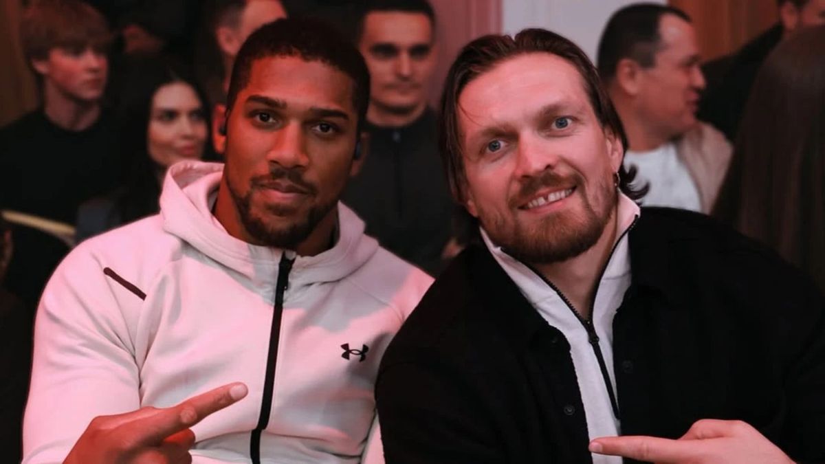Фото до матеріалу: Усик назвав боксера, який стане абсолютним чемпіоном світу