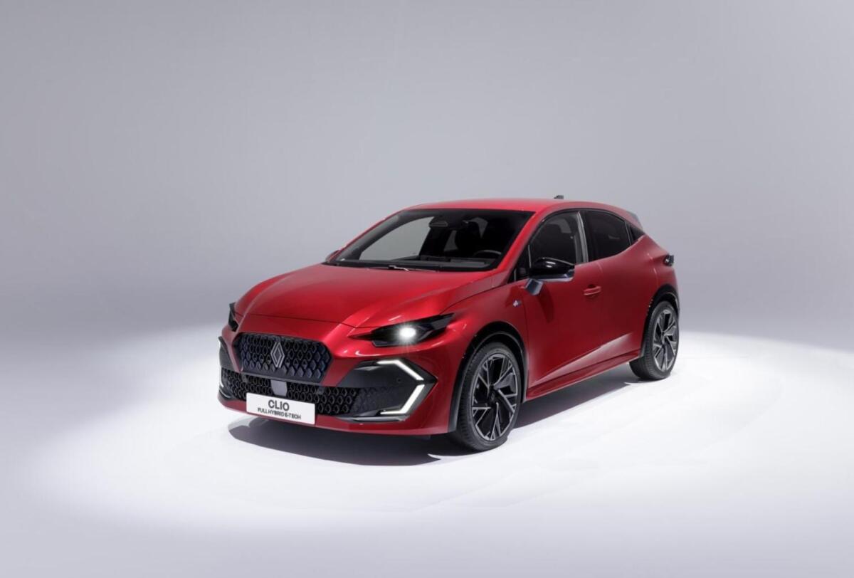 Фото до матеріалу: Renault Clio став найпопулярнішим автомобілем у Європі