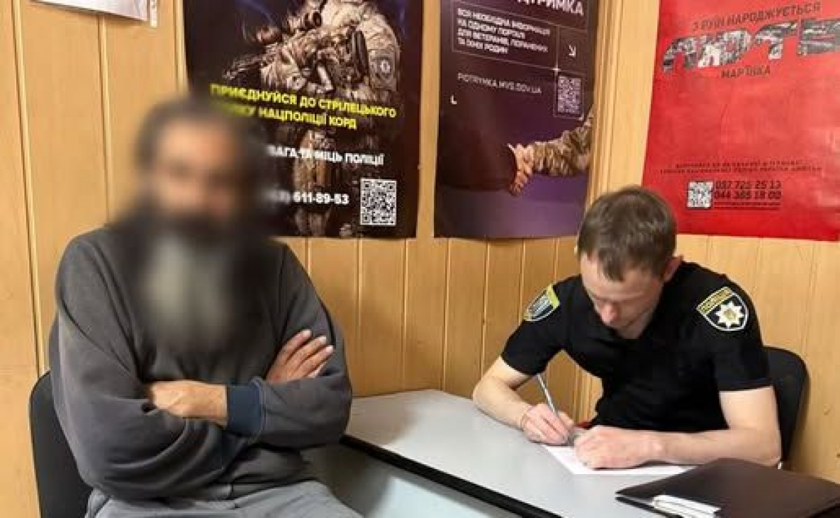 Фото до матеріалу: Чоловік без одягу розгулювався по Хрещатику: що сталося в центрі Києва