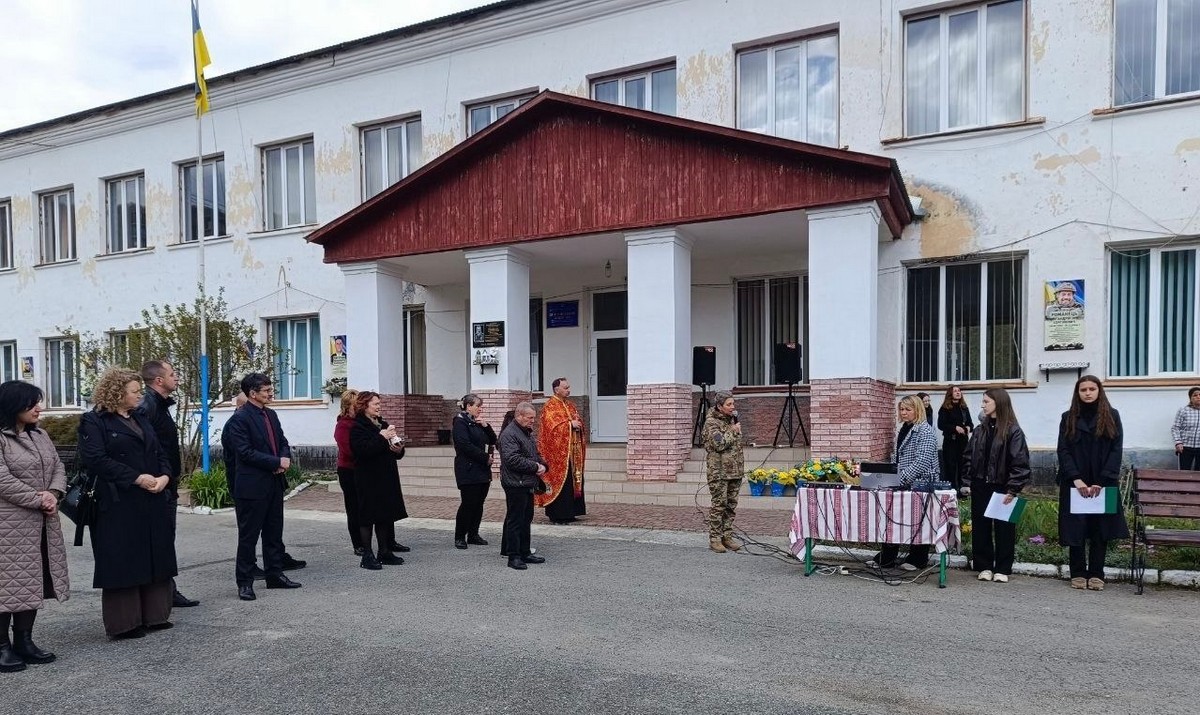 Фото до матеріалу: У Делятині відкрили меморіальні дошки на честь трьох полеглих захисників