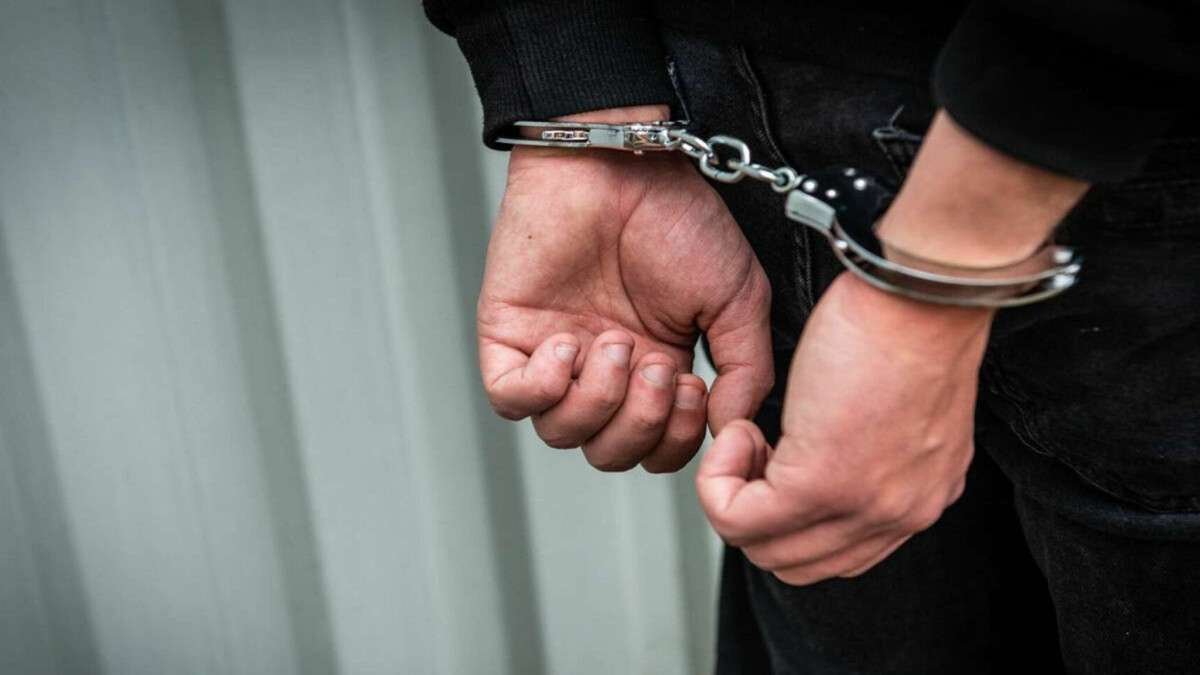 Фото до матеріалу: Чоловіка, який покинув військову службу, судили за державну зраду