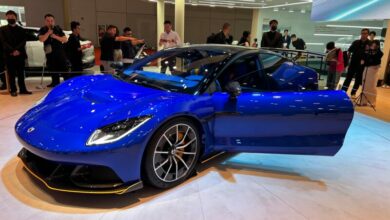 Фото до матеріалу: Tesla відкликає 173 Cybertruck через ризик відпадіння коліс