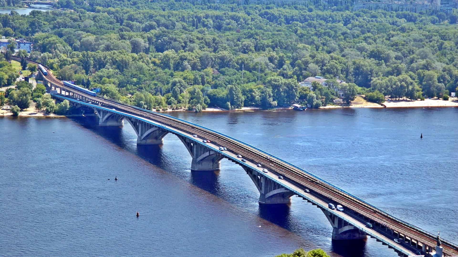 Фото до матеріалу: Міст Метро в Києві: реставрація розпочнеться після протиаварійних робіт