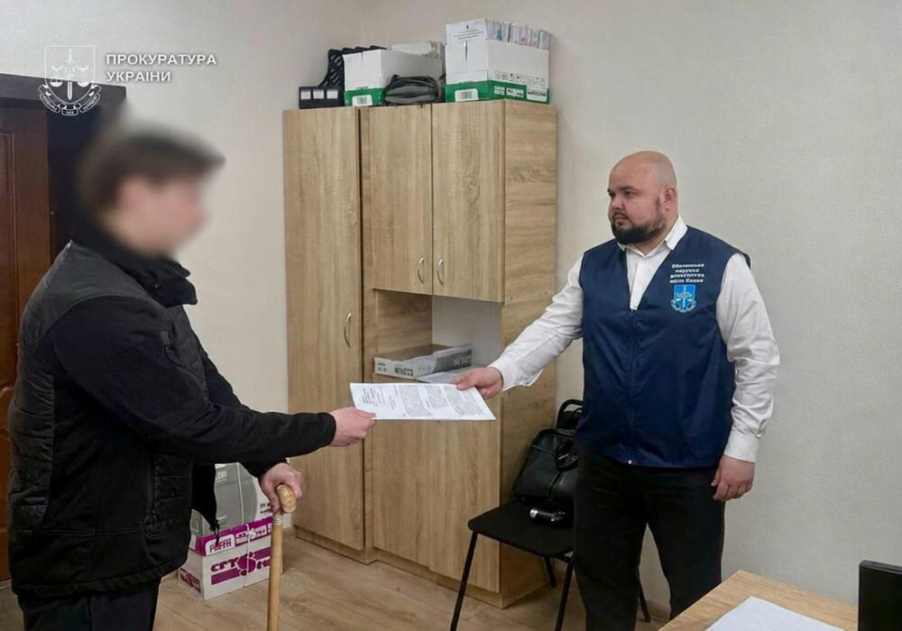 Фото до матеріалу: Трагедія на Оболоні: чоловік загинув, випавши з вікна одинадцятого поверху