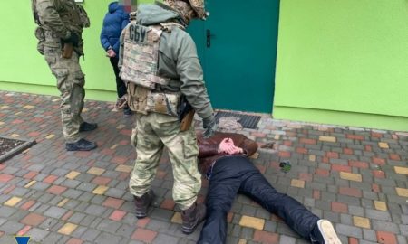Фото до матеріалу: Нікопольці долучаються до акції «Шафа добра»
