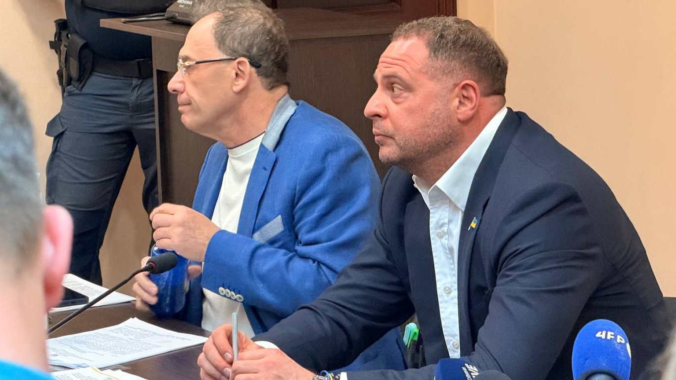Фото до матеріалу: Справа Єрмака: САП повідомив про видалення даних про перетин кордону