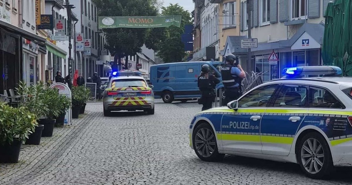 Фото до матеріалу: Збройне захоплення банку в Німеччині: вертольоти над Зінцигом та евакуація центру міста