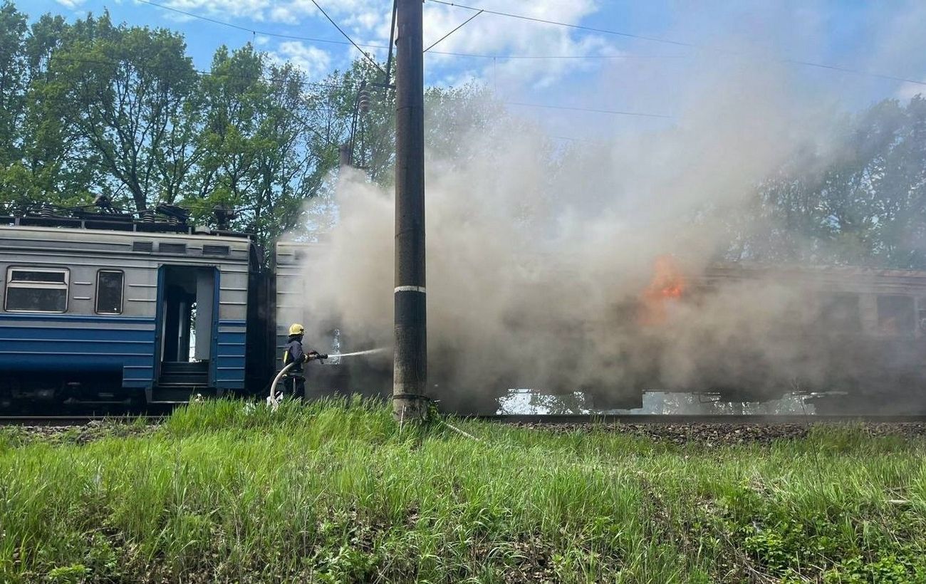 Фото до матеріалу: Росія знову била по залізниці: у Зеленського розкрили наслідки понад 20 влучань