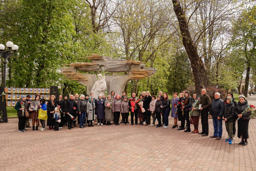 Фото до матеріалу: Трьох героїв із Калуської громади посмертно нагородили державними відзнаками