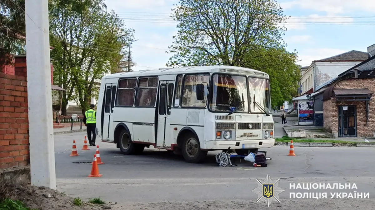 Фото до матеріалу: ДТП у Хмельницькому: народний депутат Сергій Лабазюк отримав травми після зіткнення на Кам'янецькій