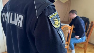 Фото до матеріалу: У Городку поліцейські врятували 70-річного чоловіка з інсультом