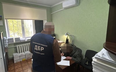 Фото до матеріалу: Вимагав інтиму в бліндажі, а після відмови бив і обпалив обличчя: військового на Хмельниччині підозрюють у катуванні колишньої