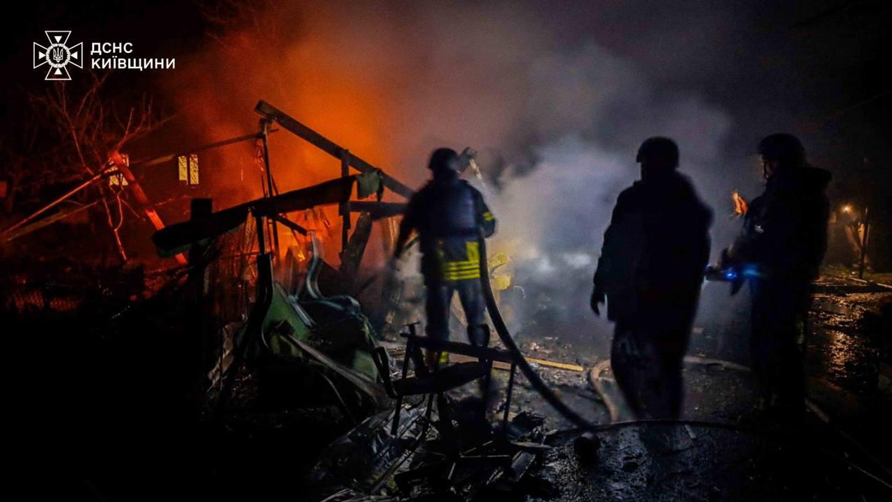 Фото до матеріалу: Ворог атакував Київщину: є пошкодження у двох районах області
