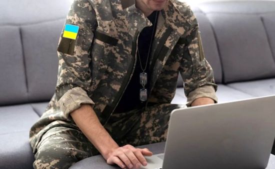 Фото до матеріалу: Ветерани можуть оформити автоцивілку безкоштовно через «Дію»