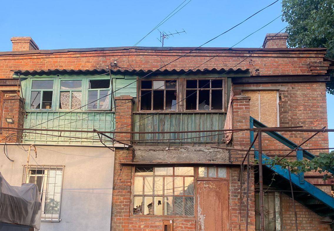 Фото до матеріалу: Сім обстрілів за ніч: Нікопольщина зазнала масованих атак, пошкоджено об'єкти інфраструктури