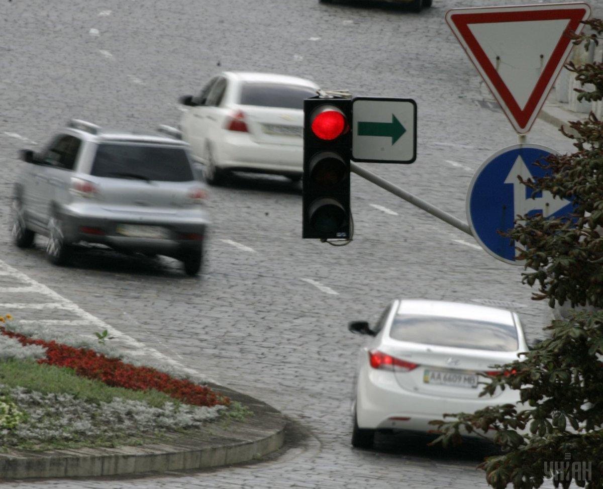 Фото до матеріалу: Чому швидкі водії все одно наздоганяють «повзунів»: вчений пояснив математичний закон міста