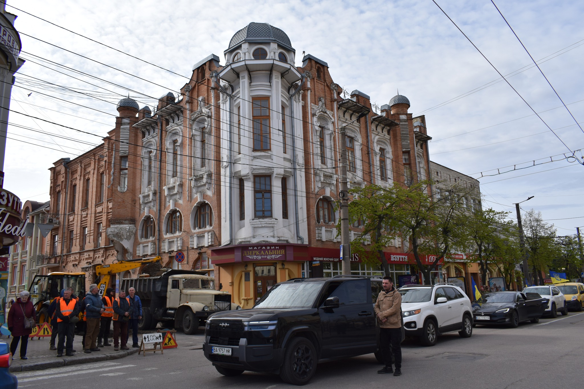 Фото до матеріалу: Кропивничани провели в останню дорогу трьох Героїв України