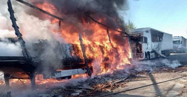 Фото до матеріалу: Удар по АЗС на Дніпропетровщині: поранені дитина та вагітна жінка, пошкоджено автобус з дітьми