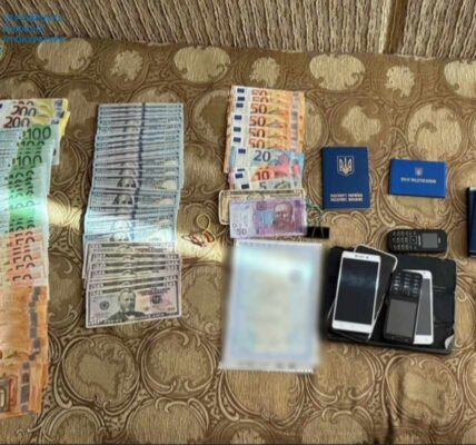 Фото до матеріалу: Тернополянин обіцяв “бронювання” за 7000 доларів
