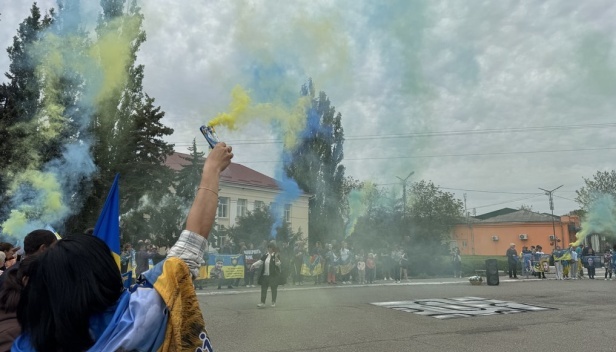 Фото до матеріалу: Автопробіг з підтримкою полонених пройшов по Миколаївщині