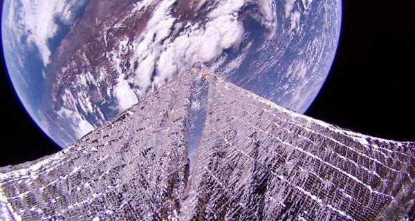 Фото до матеріалу: Космічний LightSail 2 надіслав фотографії Землі з орбіти