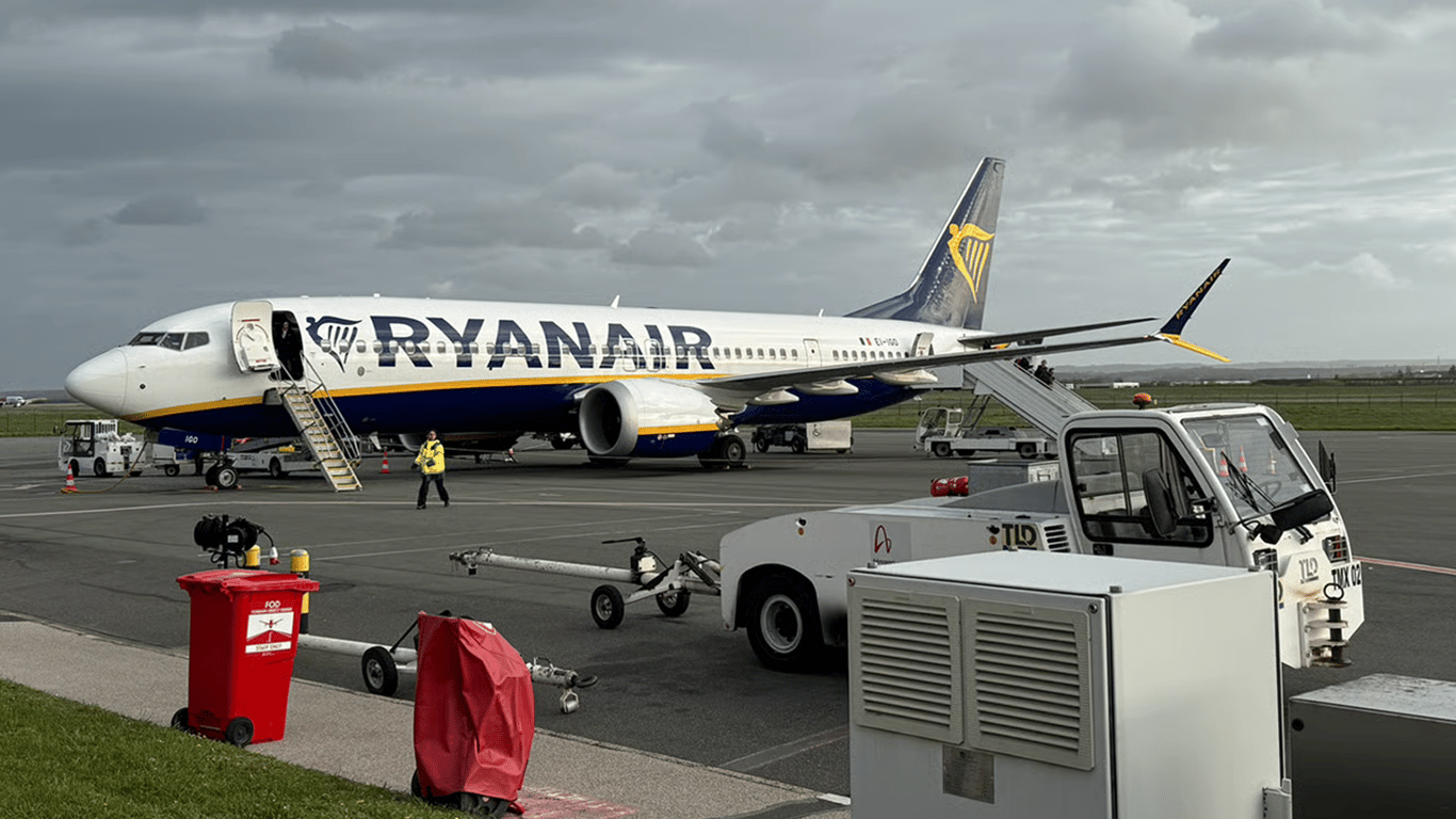 Фото до матеріалу: Ryanair закриває базу в Салоніках і скорочує рейси до Греції: що це означає для українських туристів