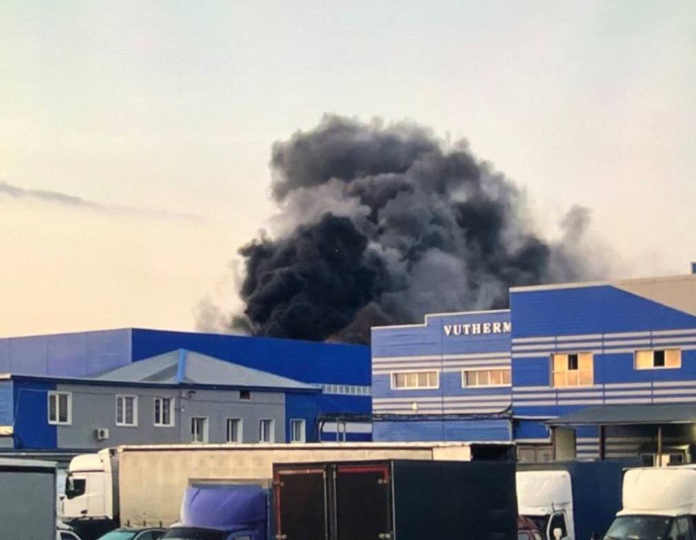 Фото до матеріалу: Ракетна тривога вперше пролунала за 2000 км від кордону: атака на заводи в Росії