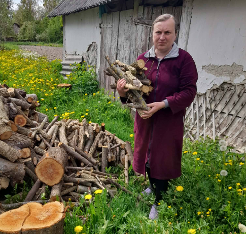 Фото до матеріалу: Соціальні працівники Корецької громади: від закупівлі продуктів до моральної підтримки