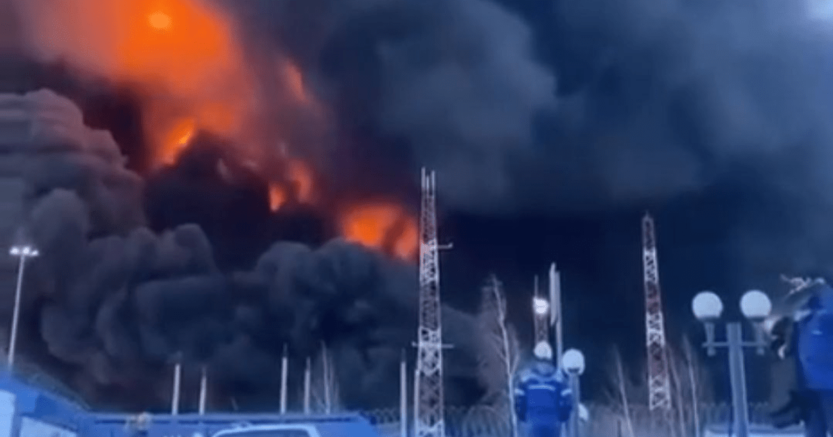 Фото до матеріалу: СБУ знову атакувала нафтопереробний завод у Пермі: пожежа на ключовій установці