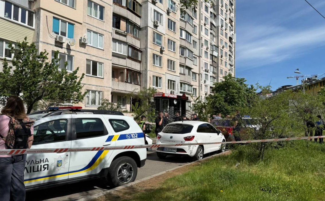 Фото до матеріалу: У Оболонському районі Києва з 11-го поверху впав чоловік: поліція з'ясовує обставини смерті