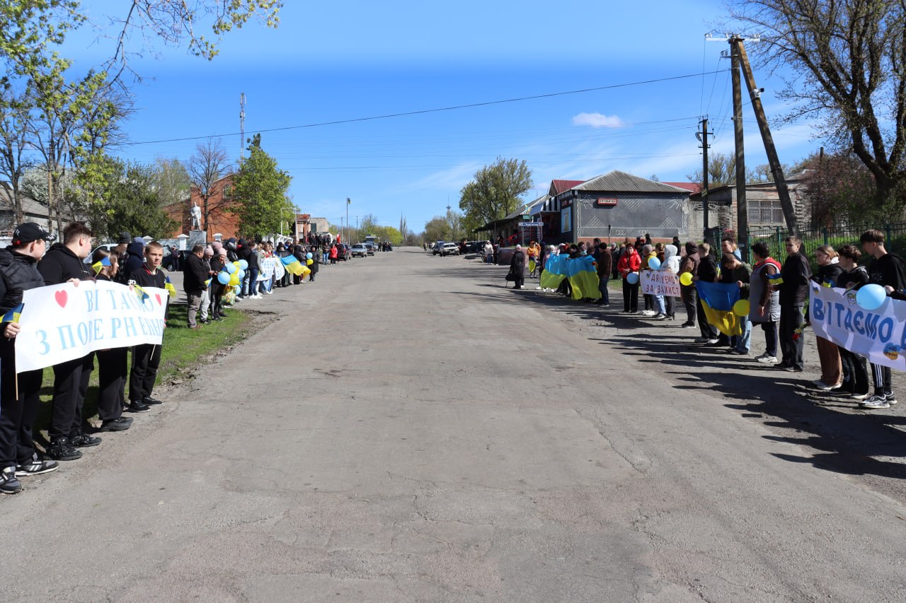 Фото до матеріалу: У Попельнастівській громаді зустріли звільненого з російського полону бійця (фото)