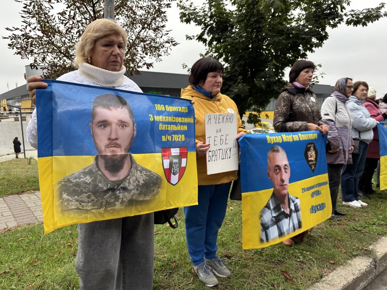 Фото до матеріалу: У Шептицькому провели останню дорогу захисника Мар'яна Кухаря