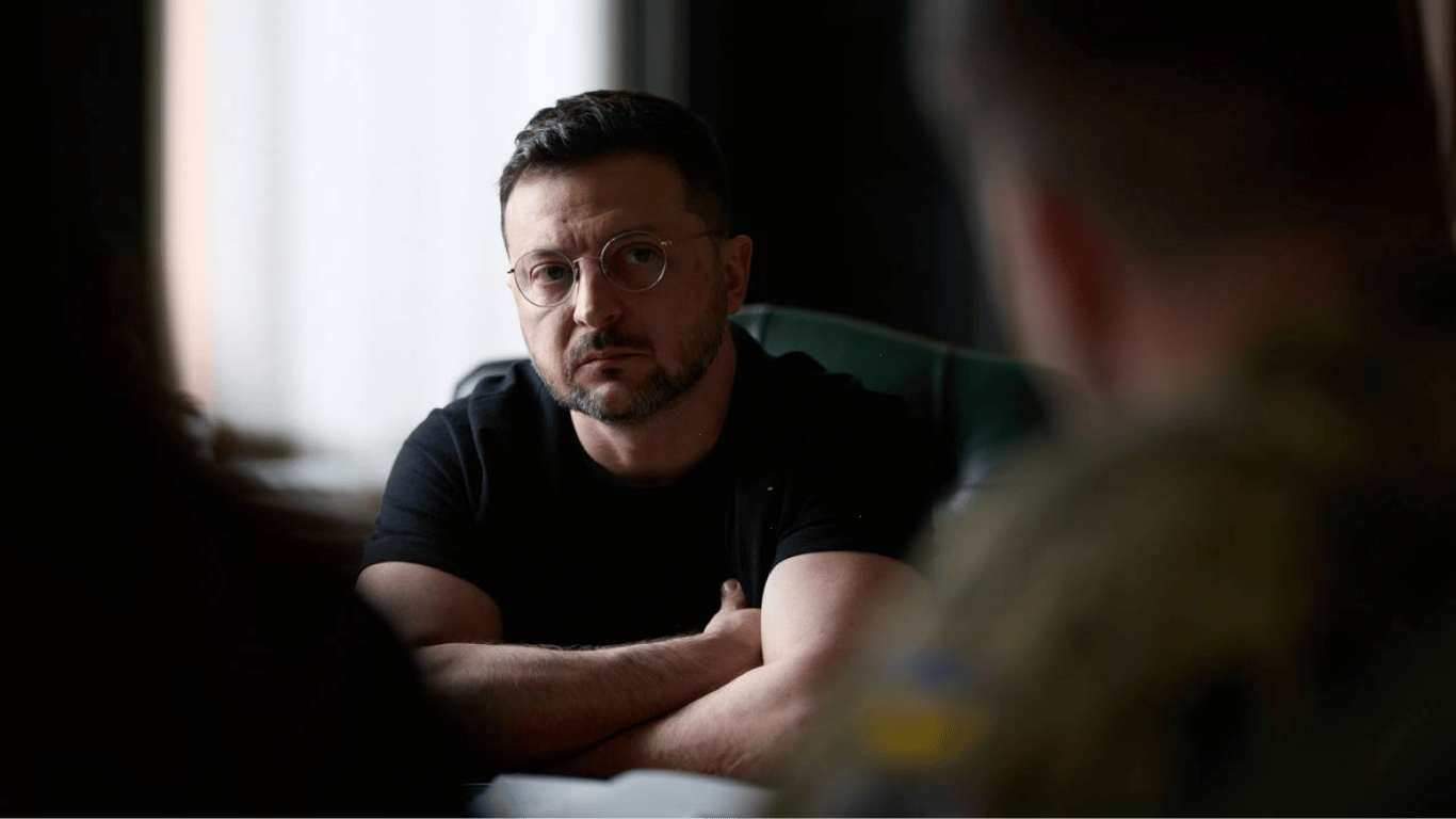 Фото до матеріалу: Зростуть виплати військових: Зеленський анонсував реформу армії у Володимирі