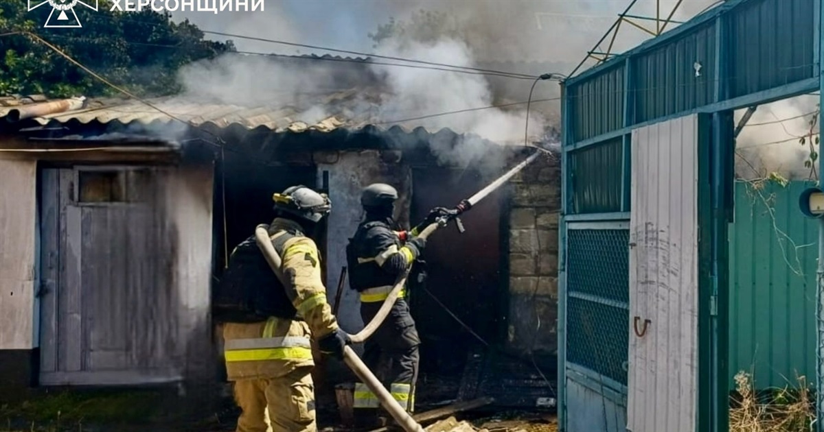 Фото до матеріалу: Ворожі обстріли Херсонщини: 22 поранені, пошкоджені житлові будинки та інфраструктура
