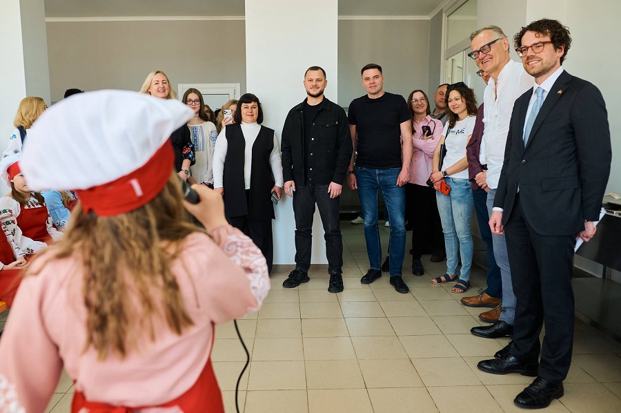 Фото до матеріалу: Новопетрівський ліцей став зразком модернізації освіти на Київщині: візит Миколи Калашника
